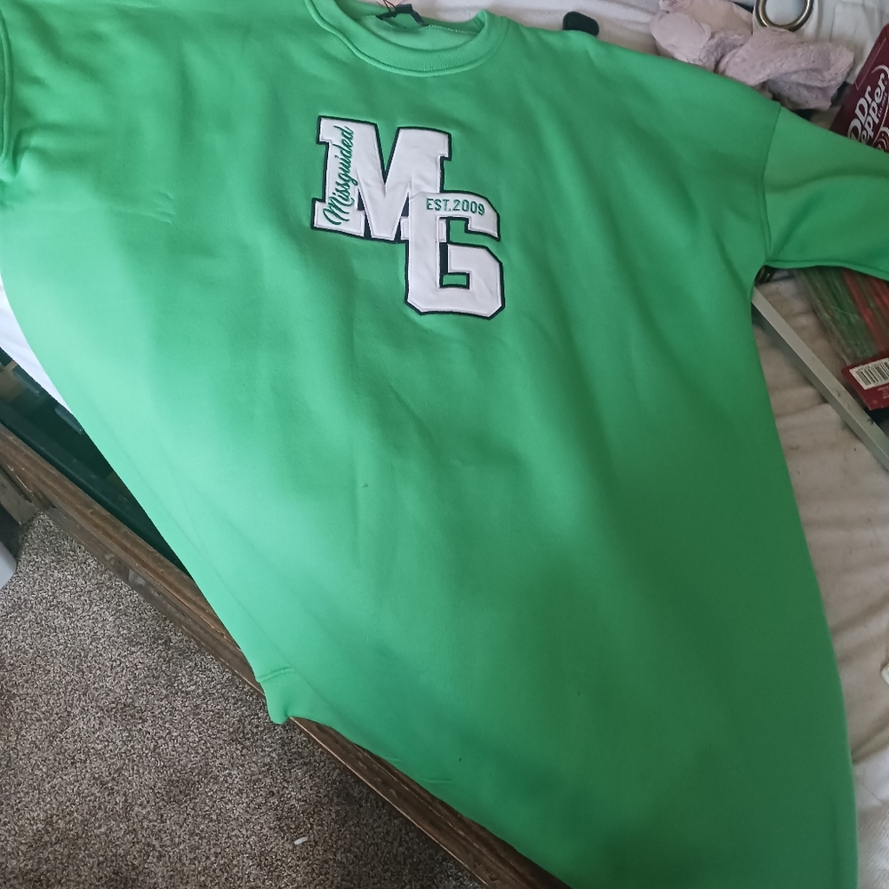 Oversized "Misguided" sweater dress. Bright green. Size 14